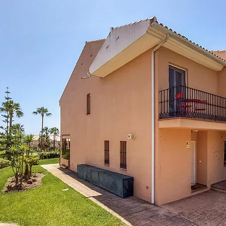 Holiday home 3 Bedroom Cozy In Malaga
