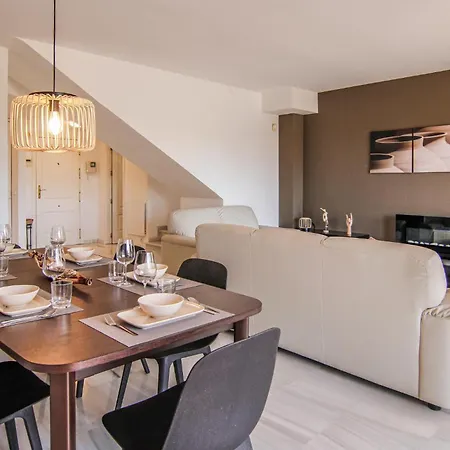 3 Bedroom Cozy In Malaga * エステポナ