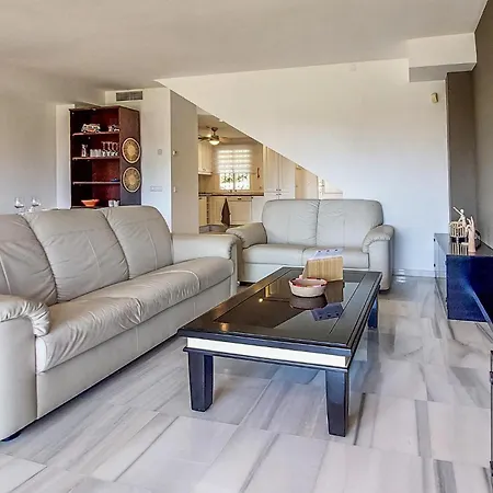 3 Bedroom Cozy In Malaga Tatil Evi Estepona